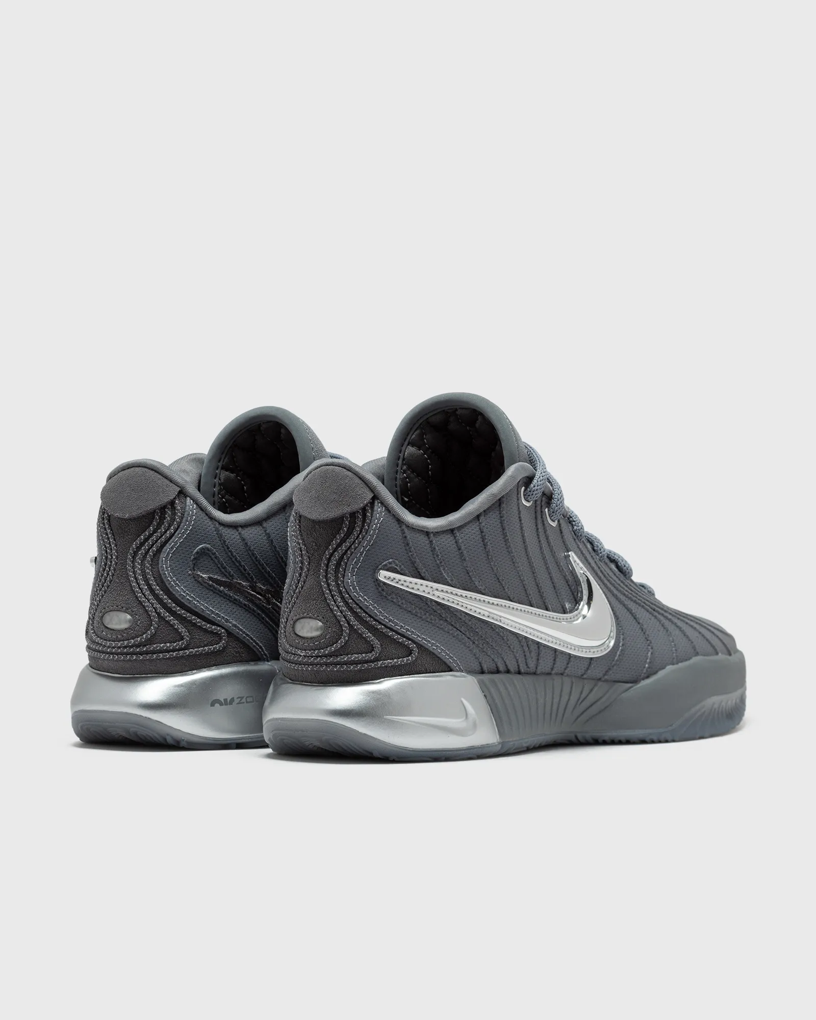 Nike LEBRON XXI