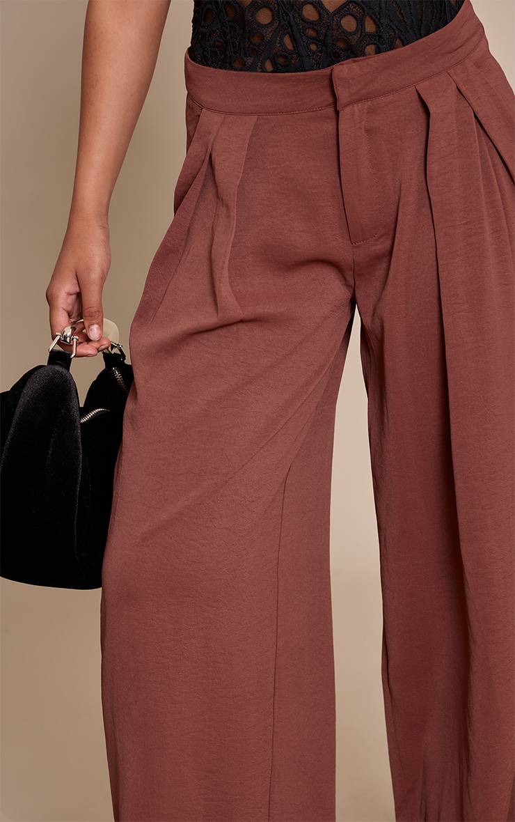 Deep Chocolate Pantalon Large À Double Pli En Tissu Fluide Petite