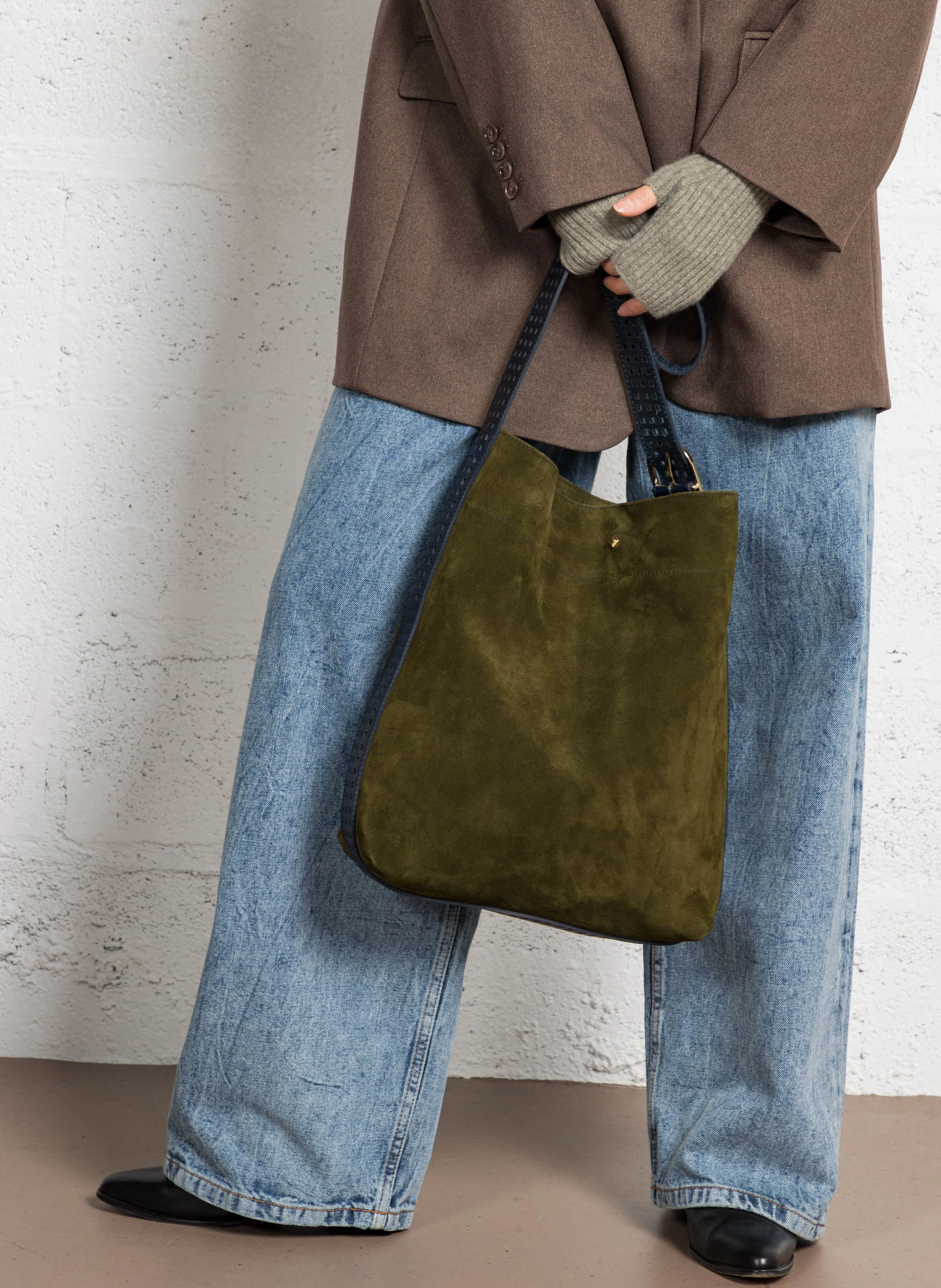 LE ENZO CRAN - Sac bandoulière en cuir velours | Vert