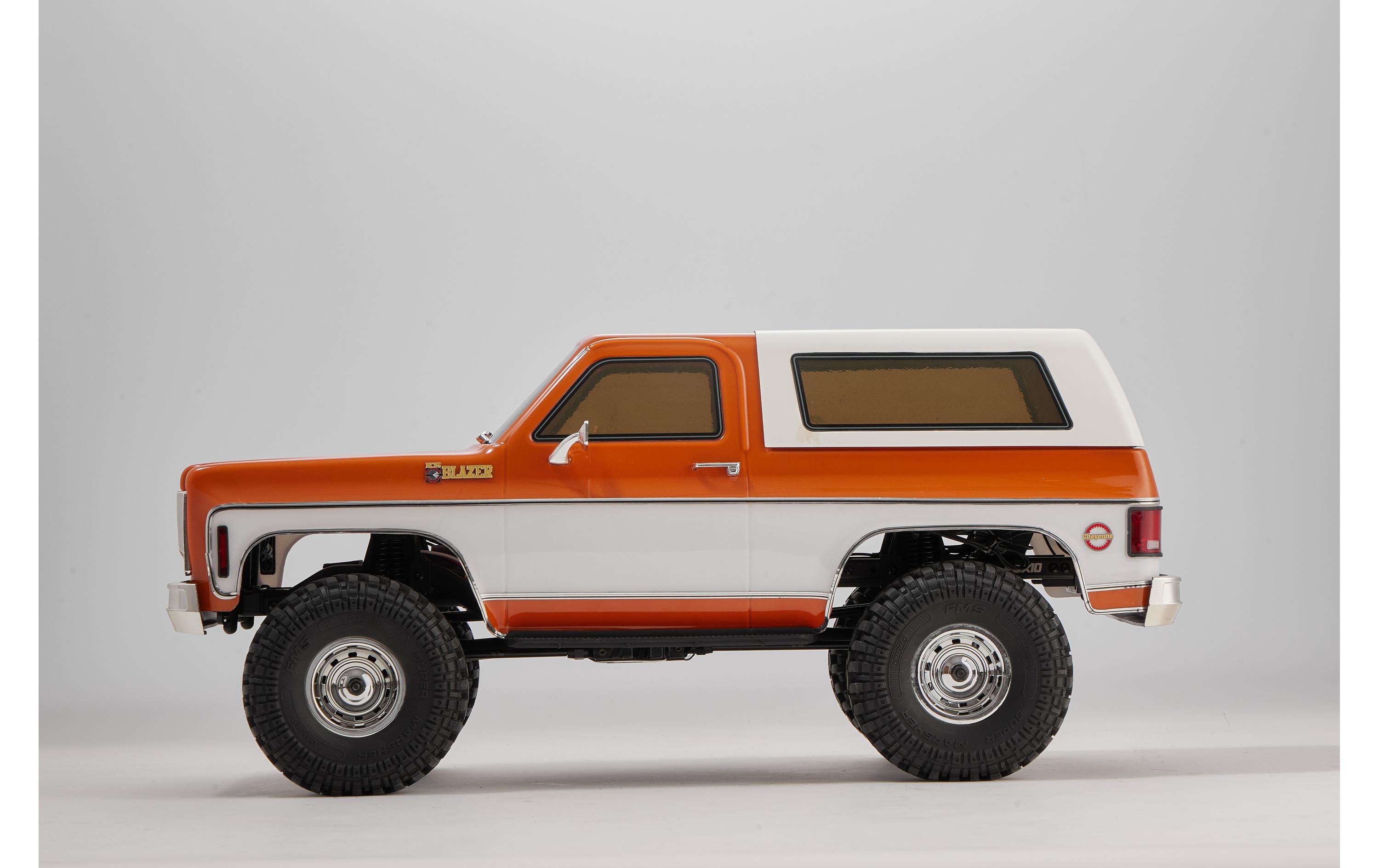 Scale Crawler FCX10 Chevrolet K5 Blazer Orange, ARTR, 1:10<br>Rock Crawler mit detaillierter Chevrolet Blazer Karosserie, 2-Gang Getriebe udn Differentialsperren