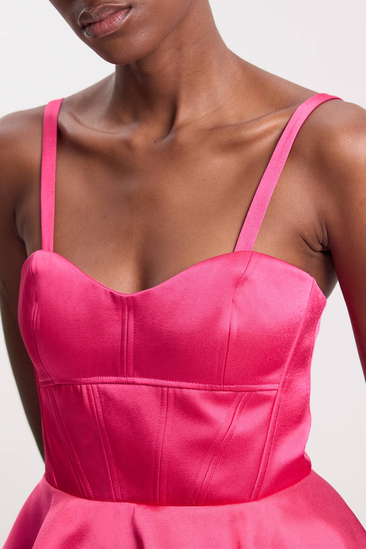 KarenMillen Haut Tissé En Satin Doublé Avec Détail Péplum