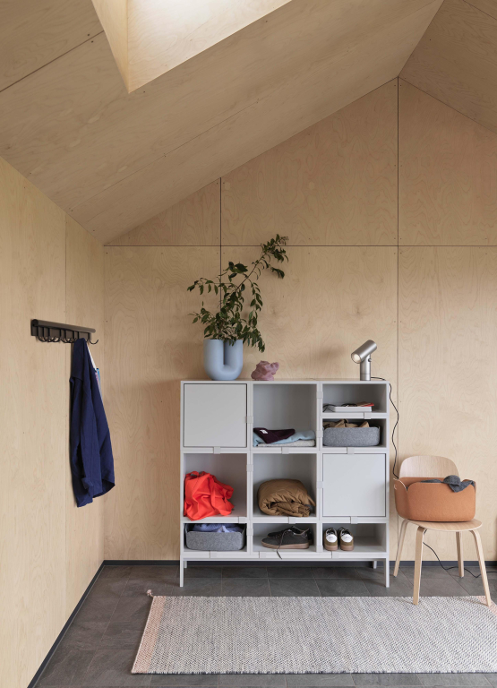 Muuto Coil wandkapstok 100cm plum