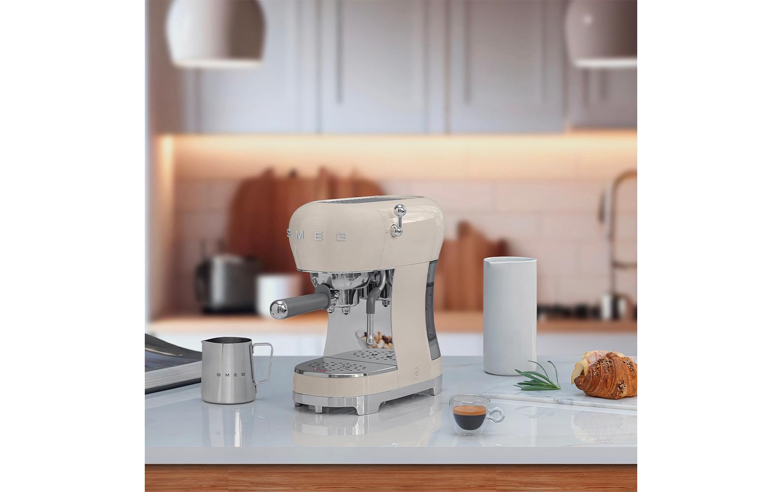 Siebträgermaschine 50's Style ECF02CREU Crème<br>Espresso Kaffeemaschine