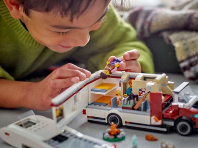 LEGO Avontuurlijke camper (60454)