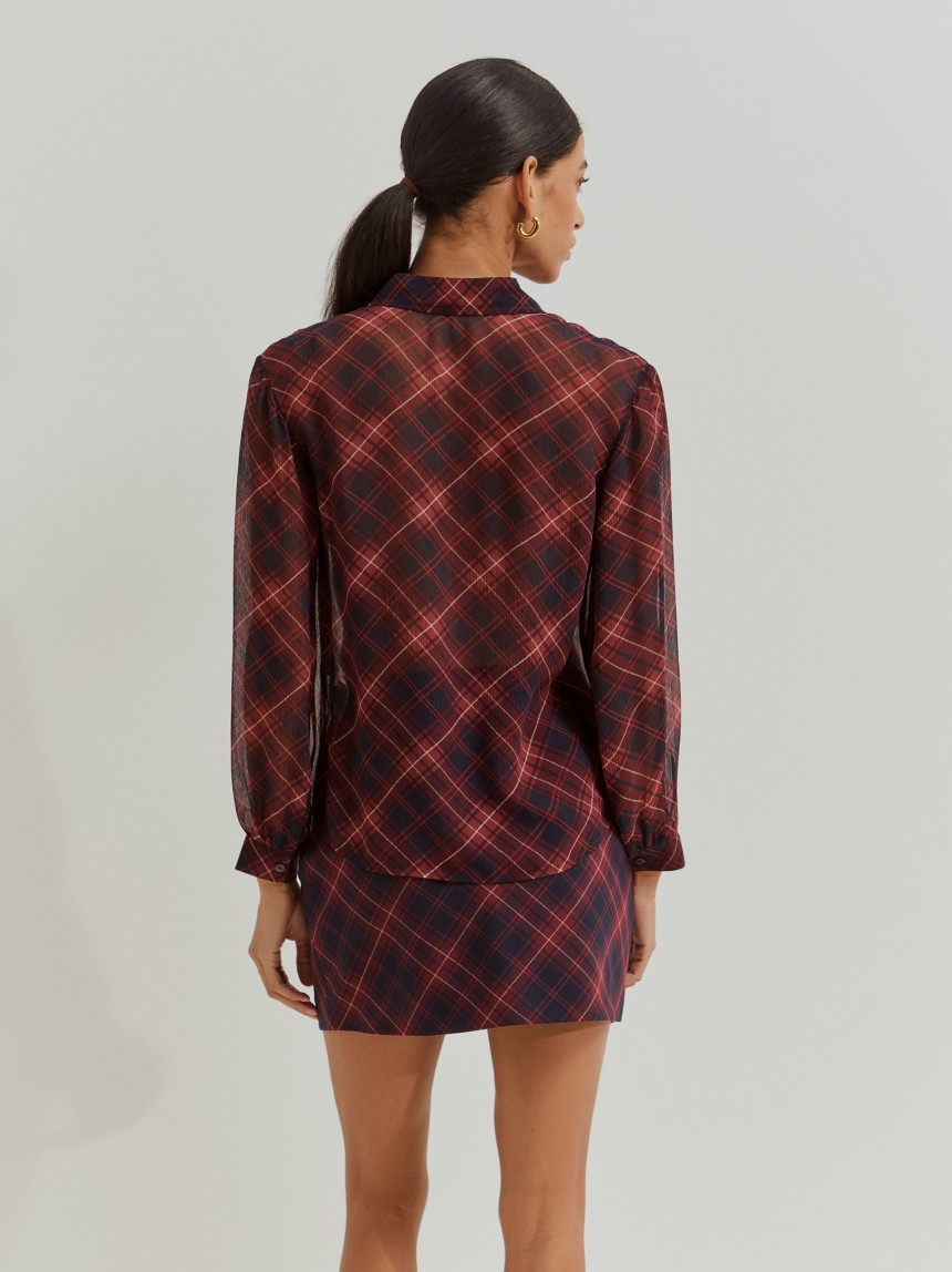 Camisa xadrez semitransparente