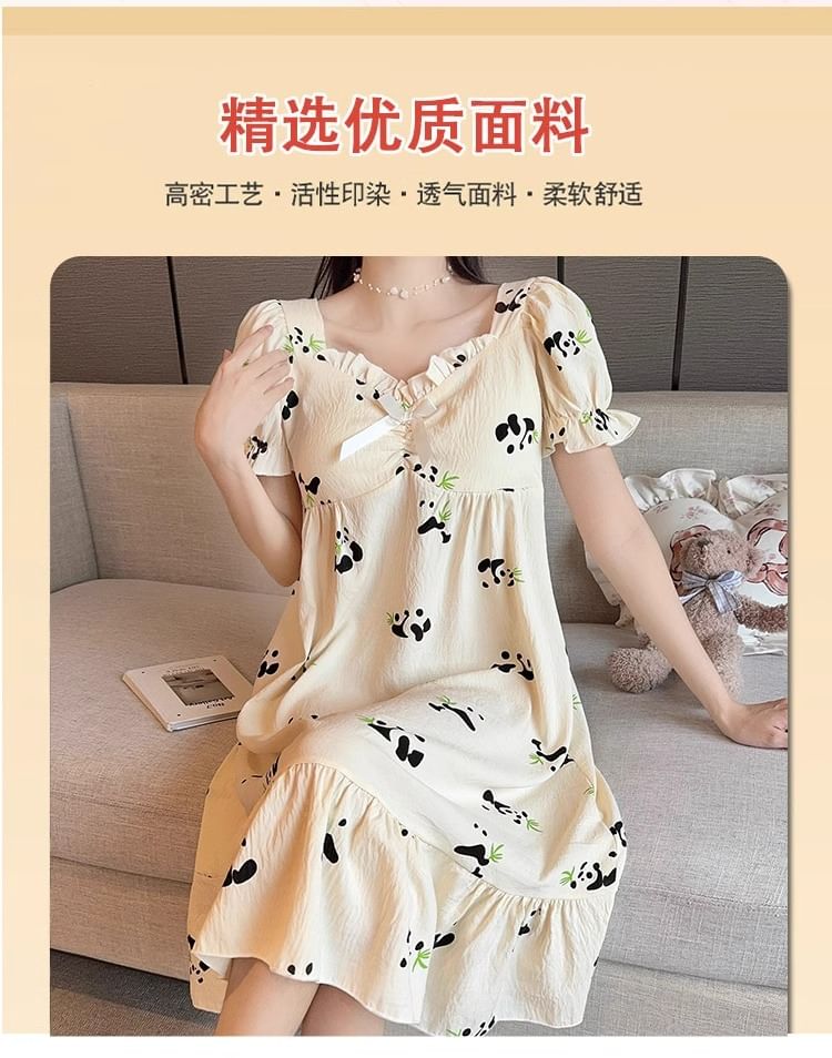 Dazzli - Midi-pyjamajurk met pofmouwen, V-hals, cartoonprint, strikaccent en volantrand