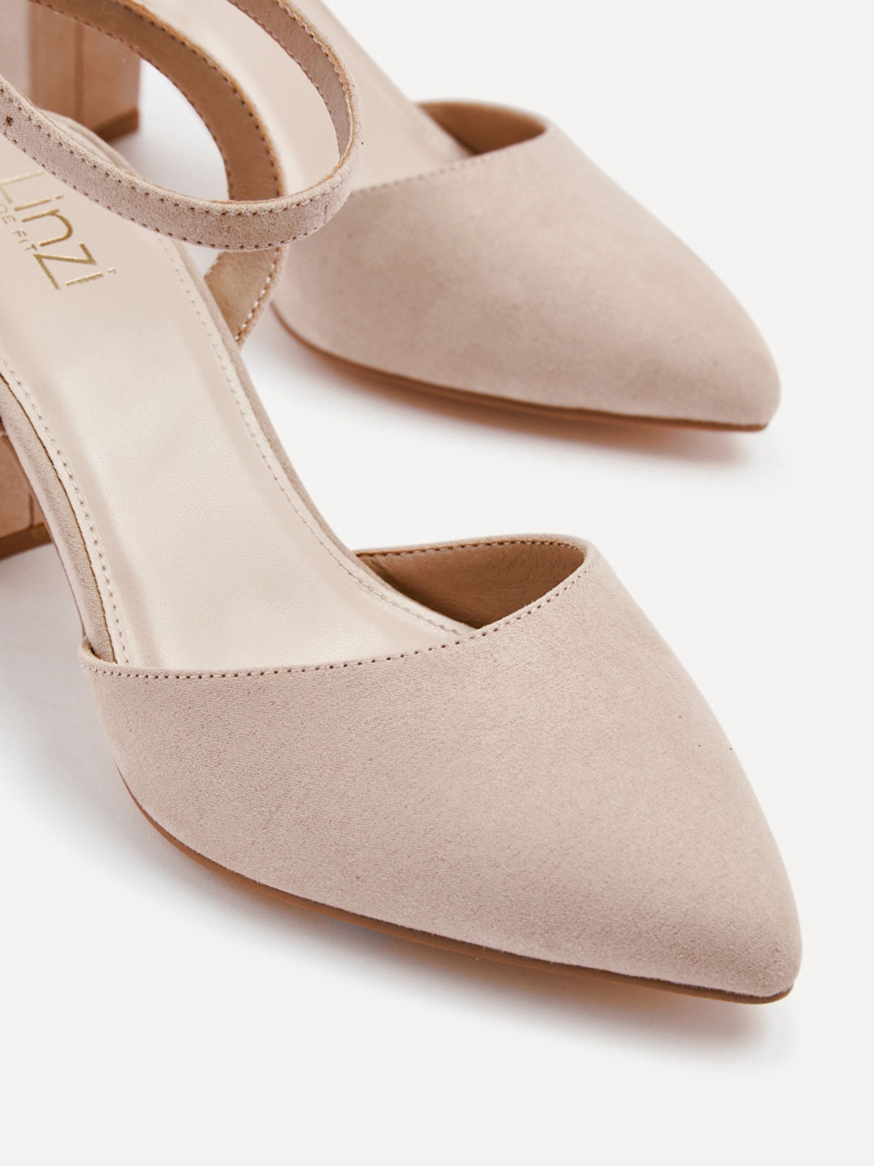 Licht beige - Linzi Larsa pumps met spitse neus en wijde pasvorm
