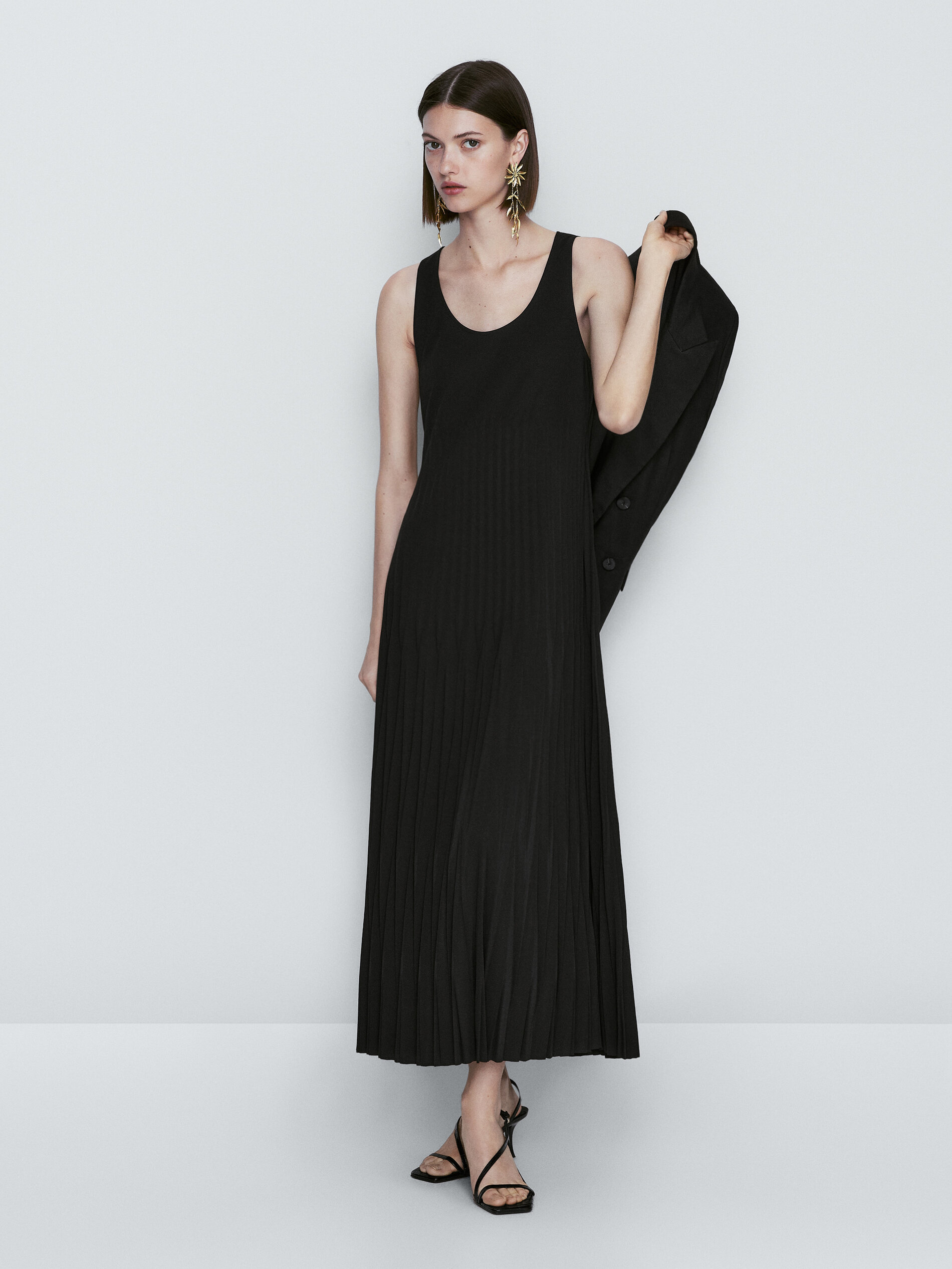 Vestido preto plissado - PRETO