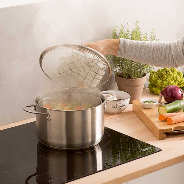 Faitout inox 24 cm avec panier passoire rotatif et couvercle en verre