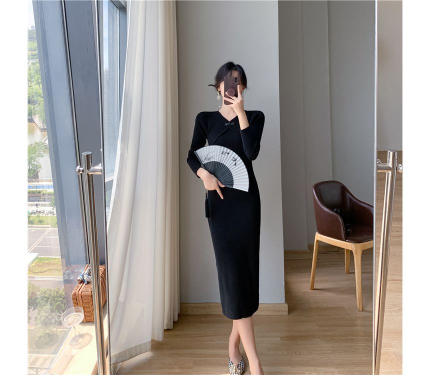 Hulkoplein - Mock Two-Piece Long-Sleeve Plain Frog Buttoned Midi Knit Dress