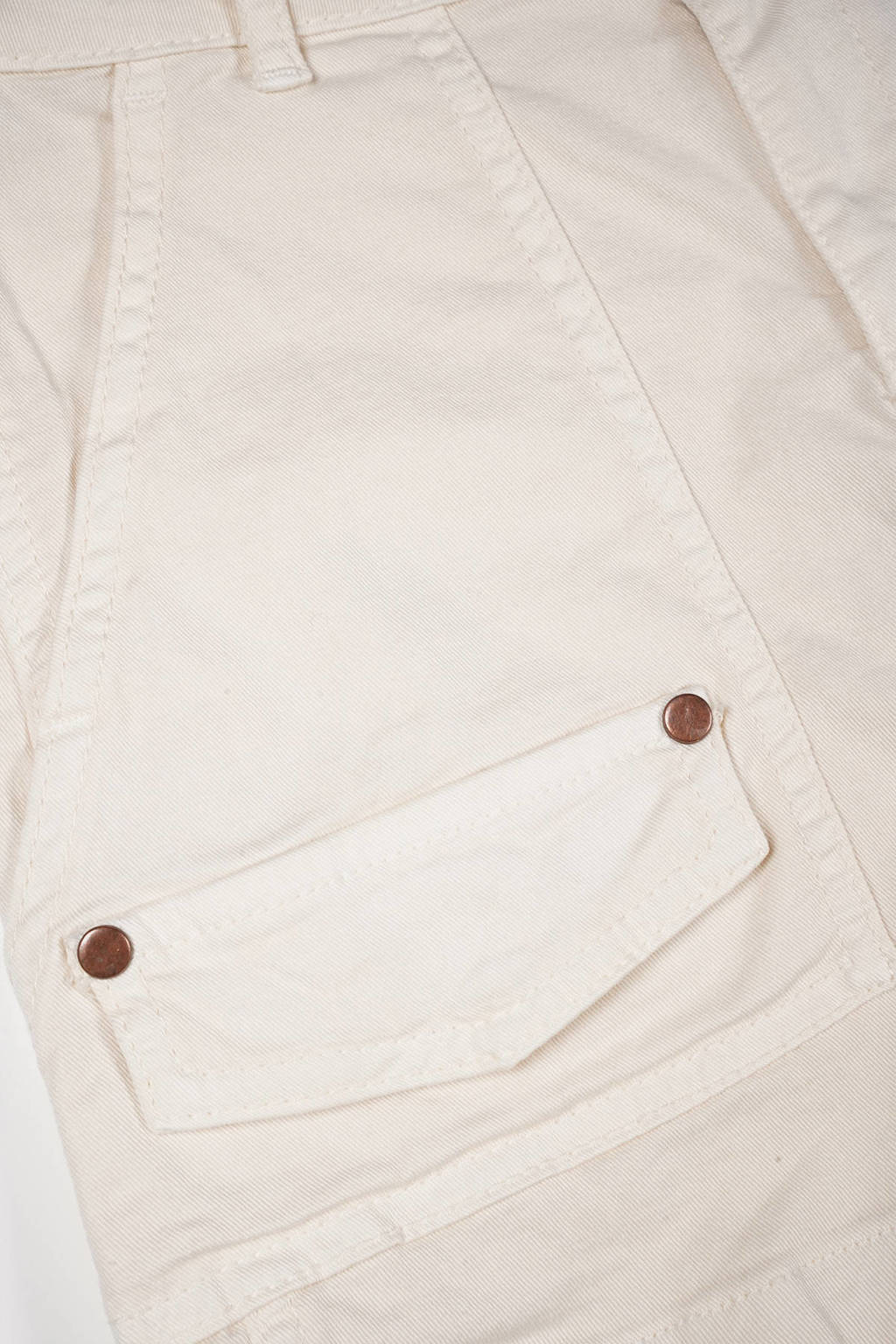 NoBell’ casual short Simoa ivoor
