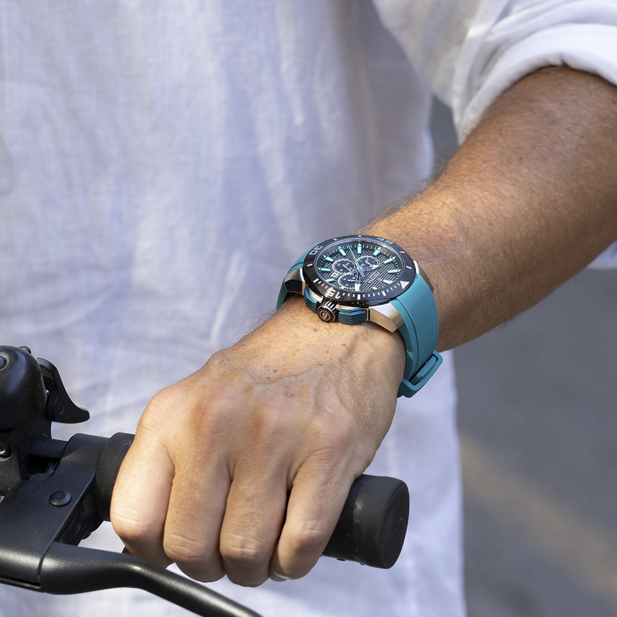 Montre FESTINA Chronobike homme chronographe acier bracelet caoutchouc bleu turquoise