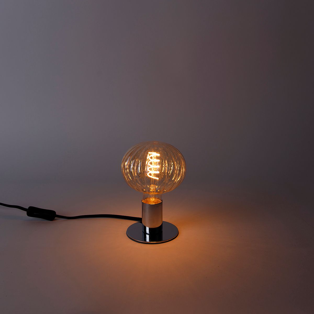 E27 dimbare LED lamp G125 amber 4W 200 lm 2000K