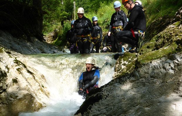 Canyoning-Tour in Weyregg als Geschenkidee