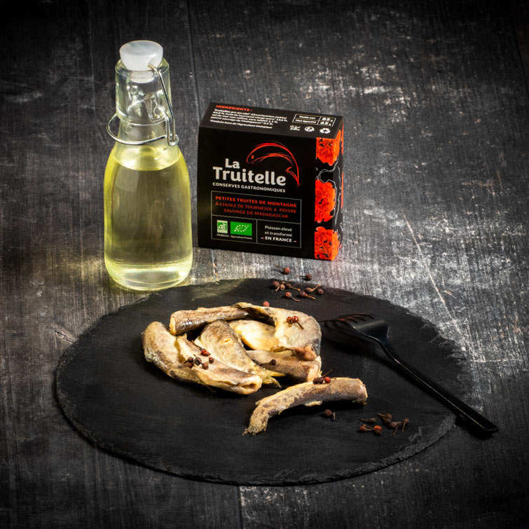 Petites truites de montagne - Huile de tournesol & poivre sauvage de Madagascar bio