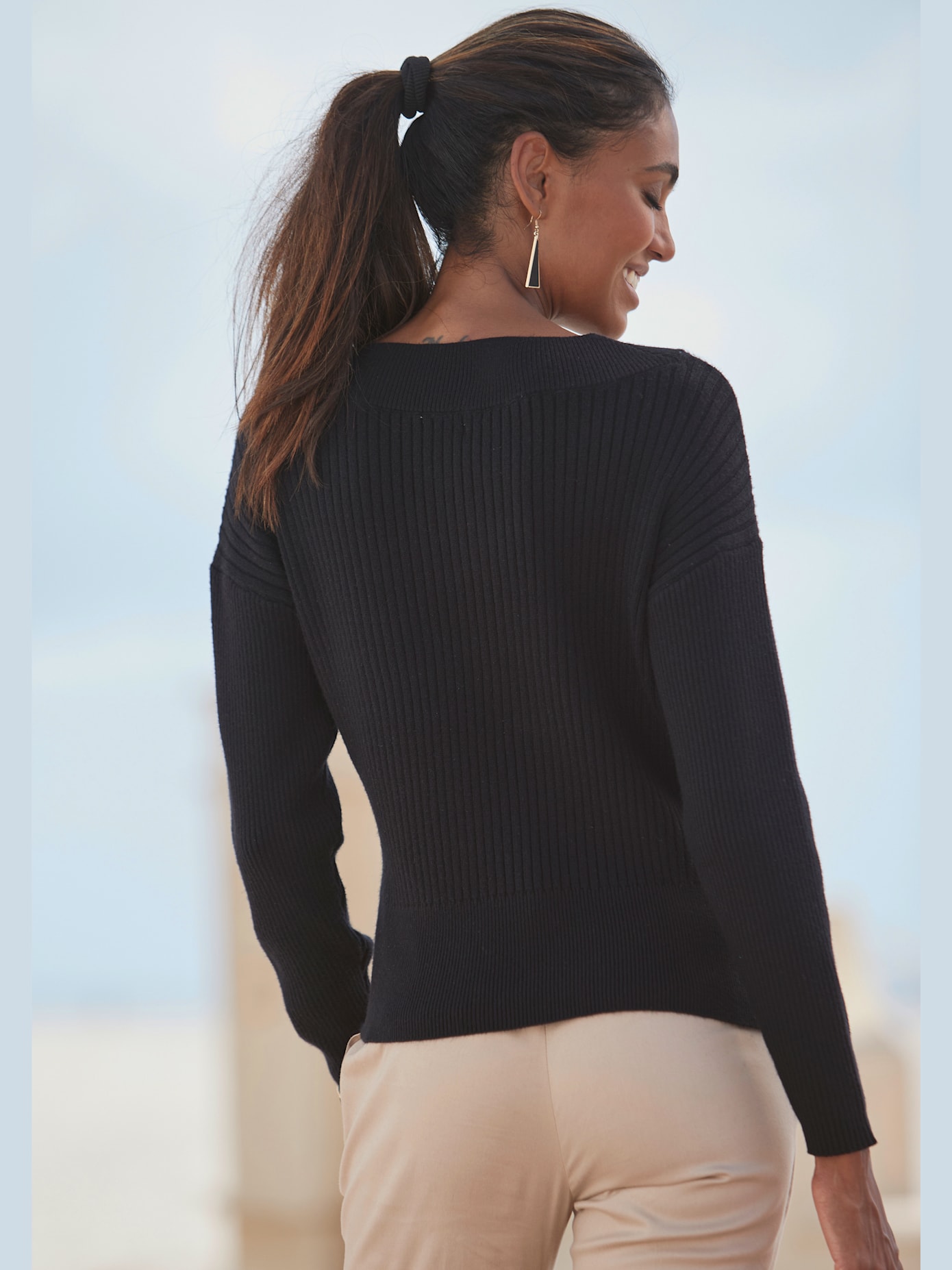 Pull en tricot encolure originale
