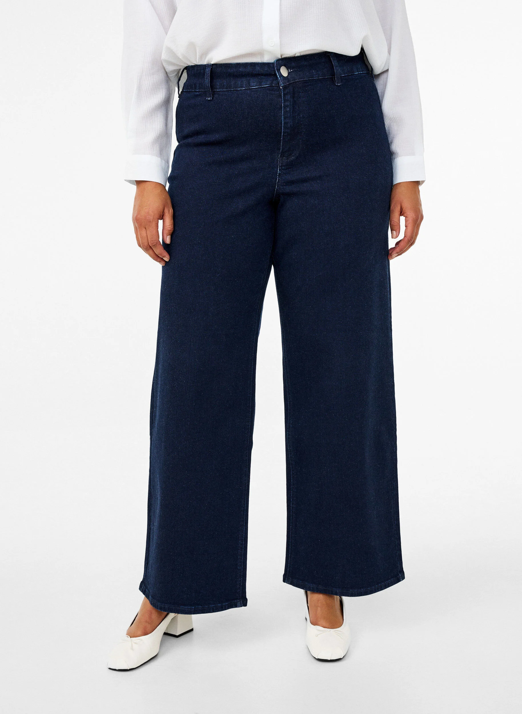 Højtaljede jeans med vide ben