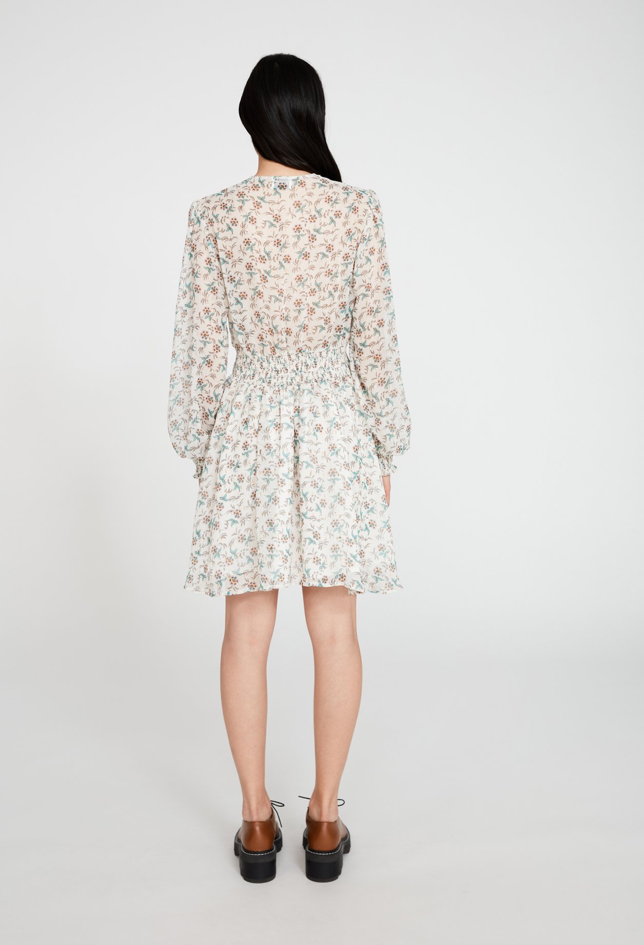 Robe courte motif floral metallise