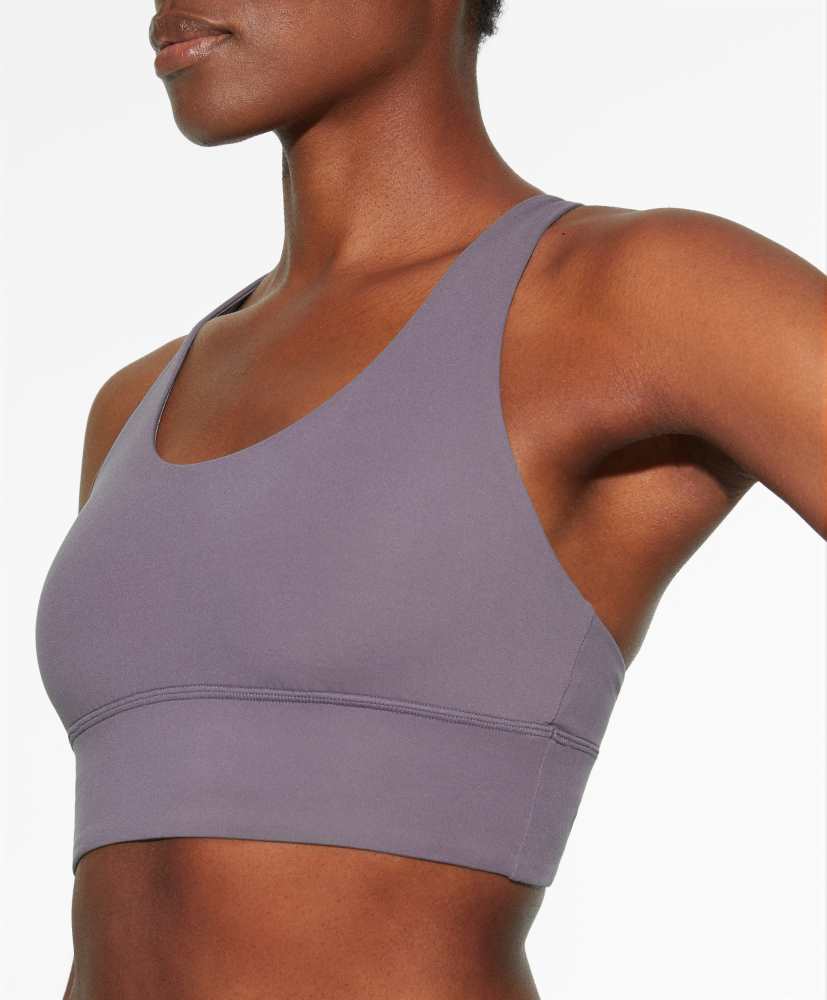 Sutiã esportivo com suporte médio para os seios.