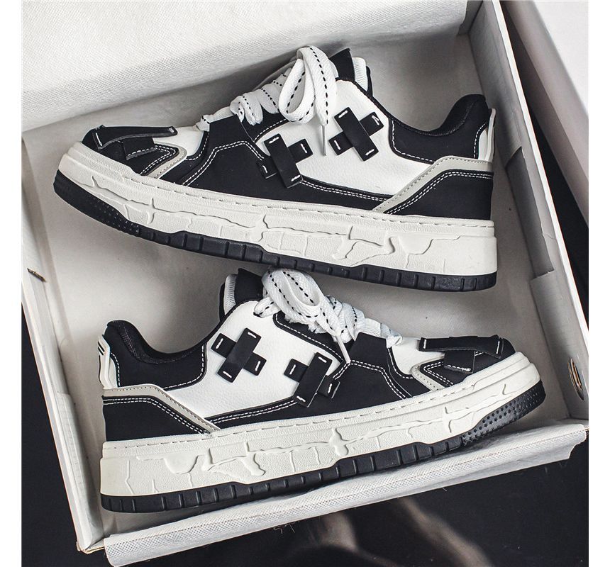 Deepwood - Platform Cross Panel Sneakers