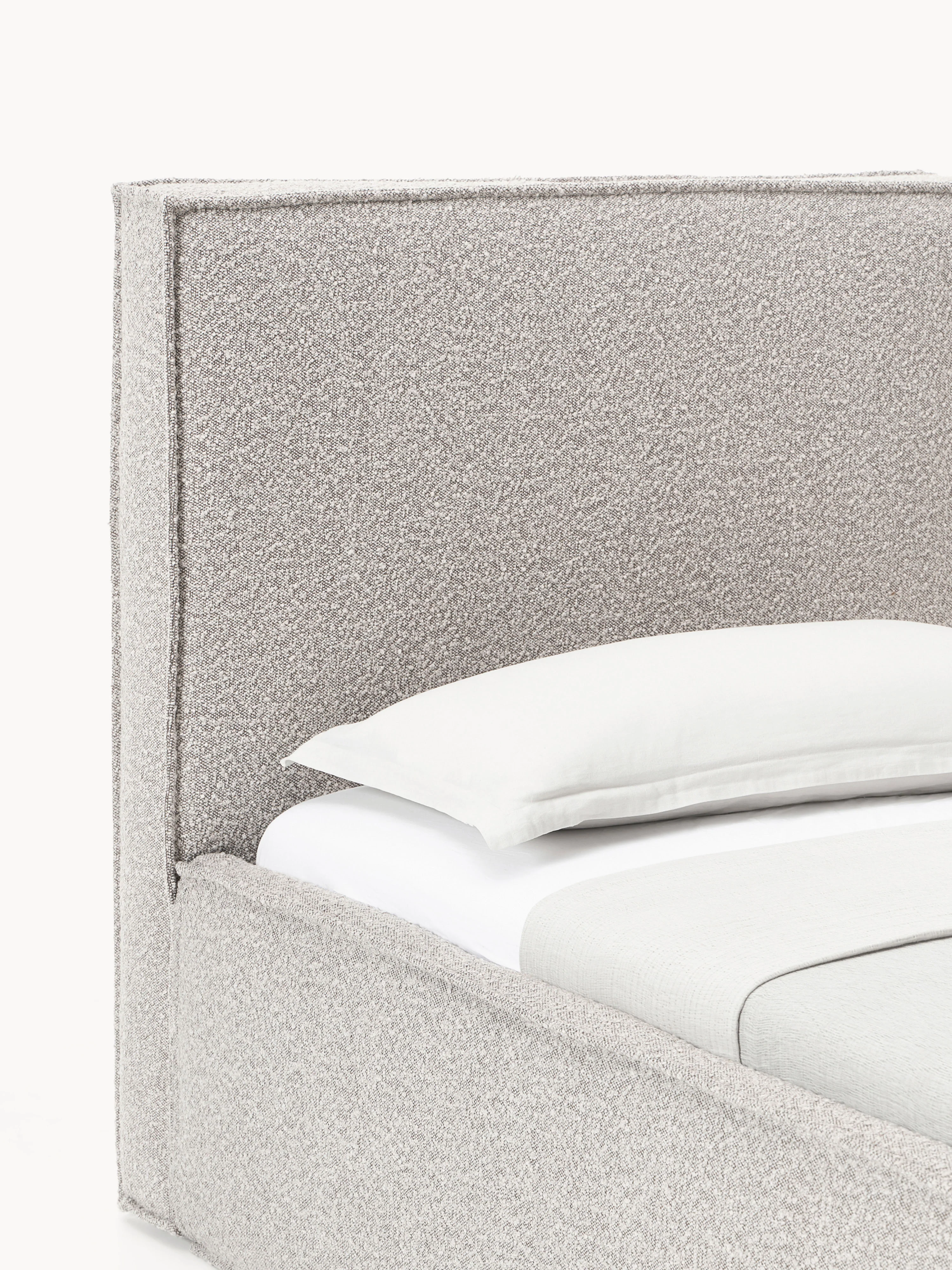 Bouclé gestoffeerd bed Dream