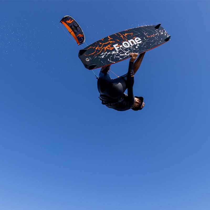 PLANCHE F-ONE TRAX HRD CARBON SERIES 2024