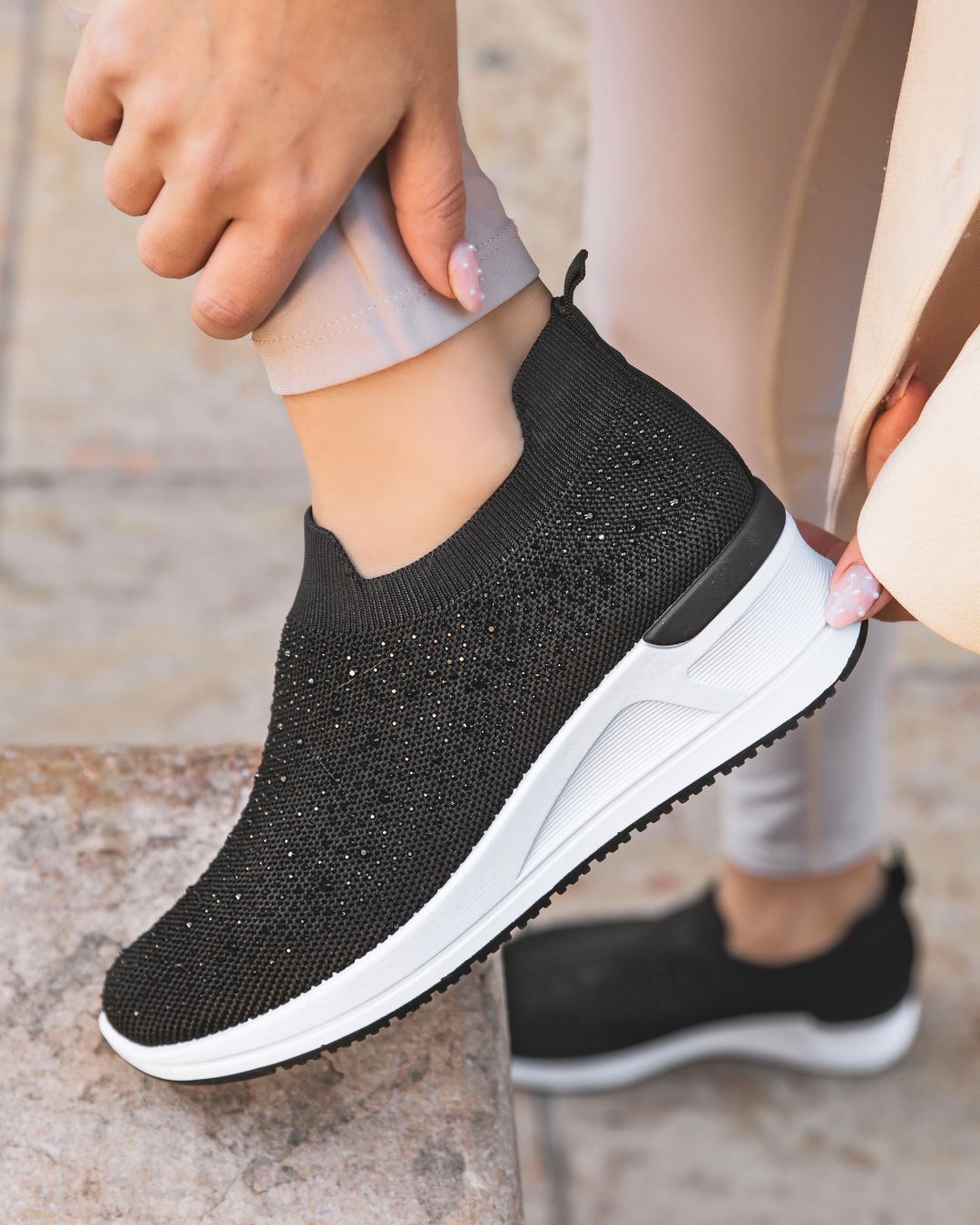 Basket femme en toile noire sport - Carlee