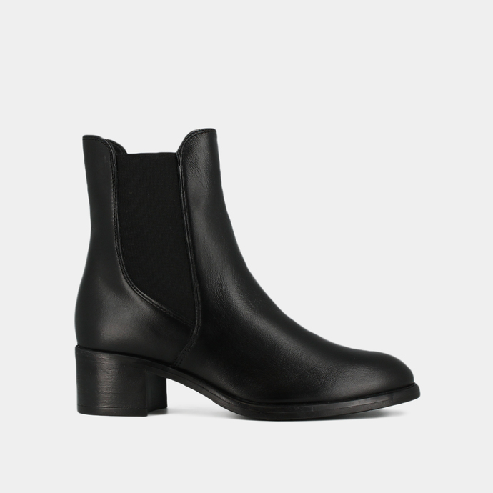 Boots à bouts ronds et petits talons  en cuir noir