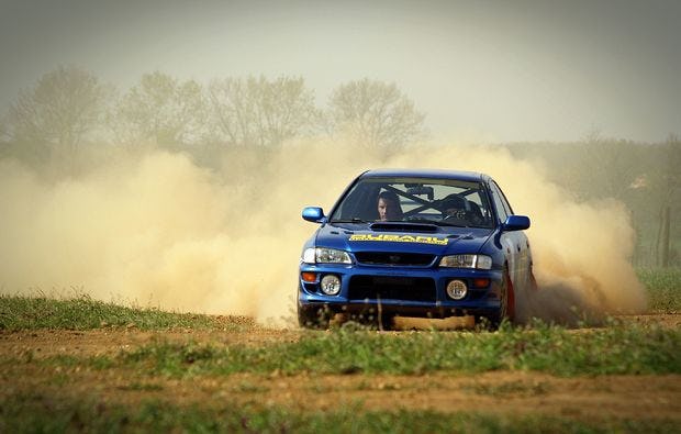 Rallye fahren in der Nähe von Sopron als Geschenk