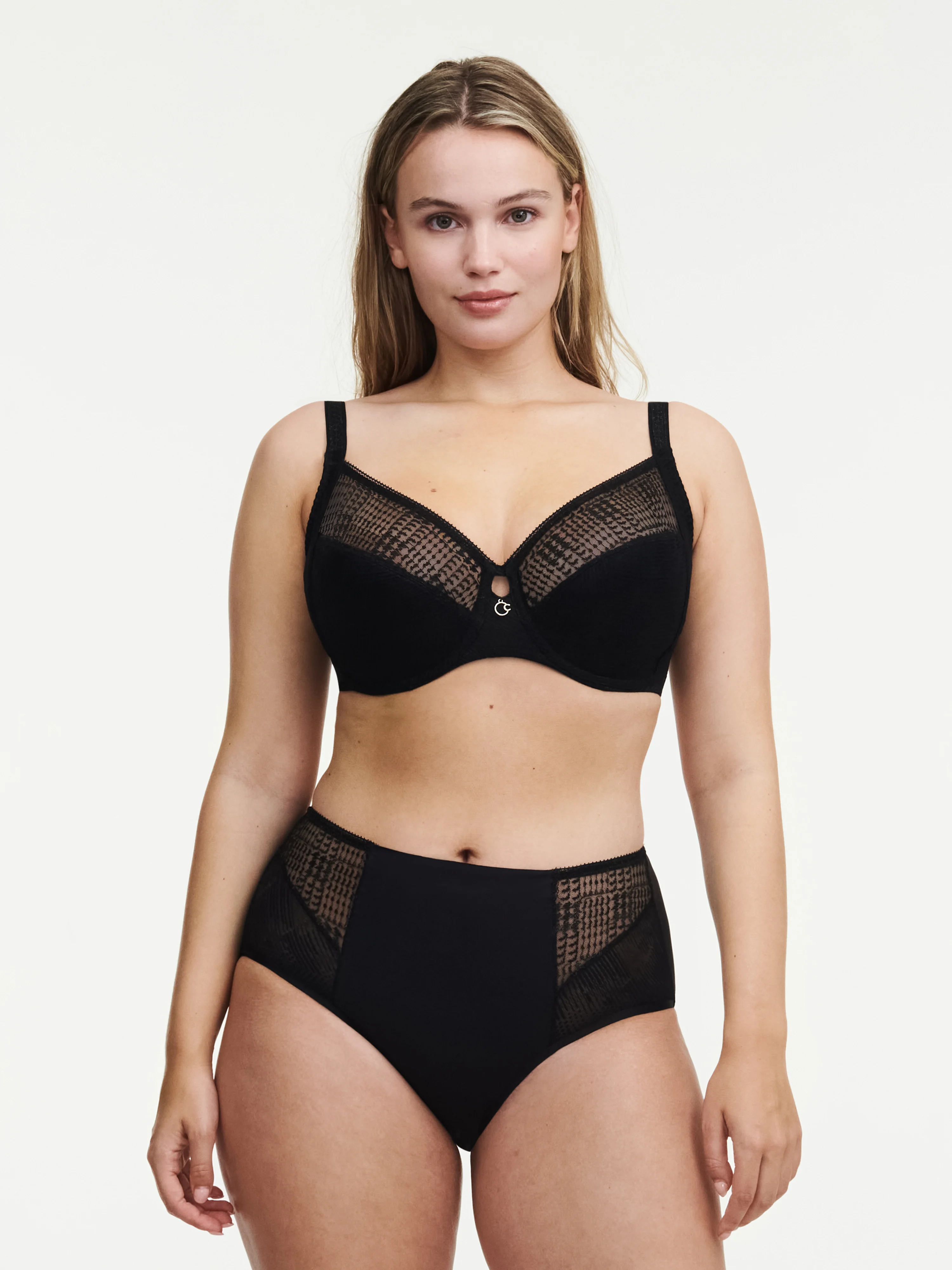 INTRIGUE - Soutien-gorge emboîtant broderie | Noir