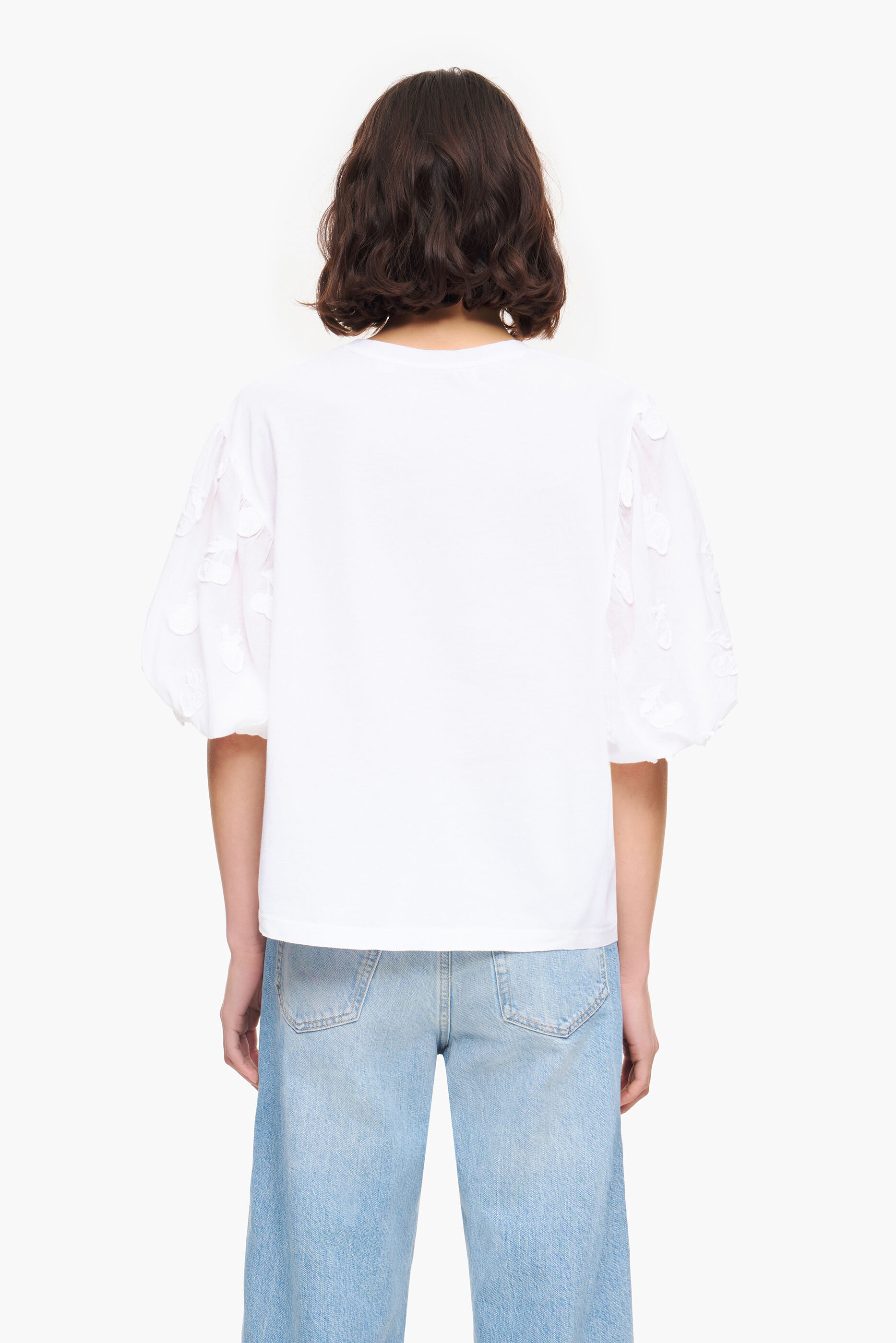 Camiseta branca de camada dupla
