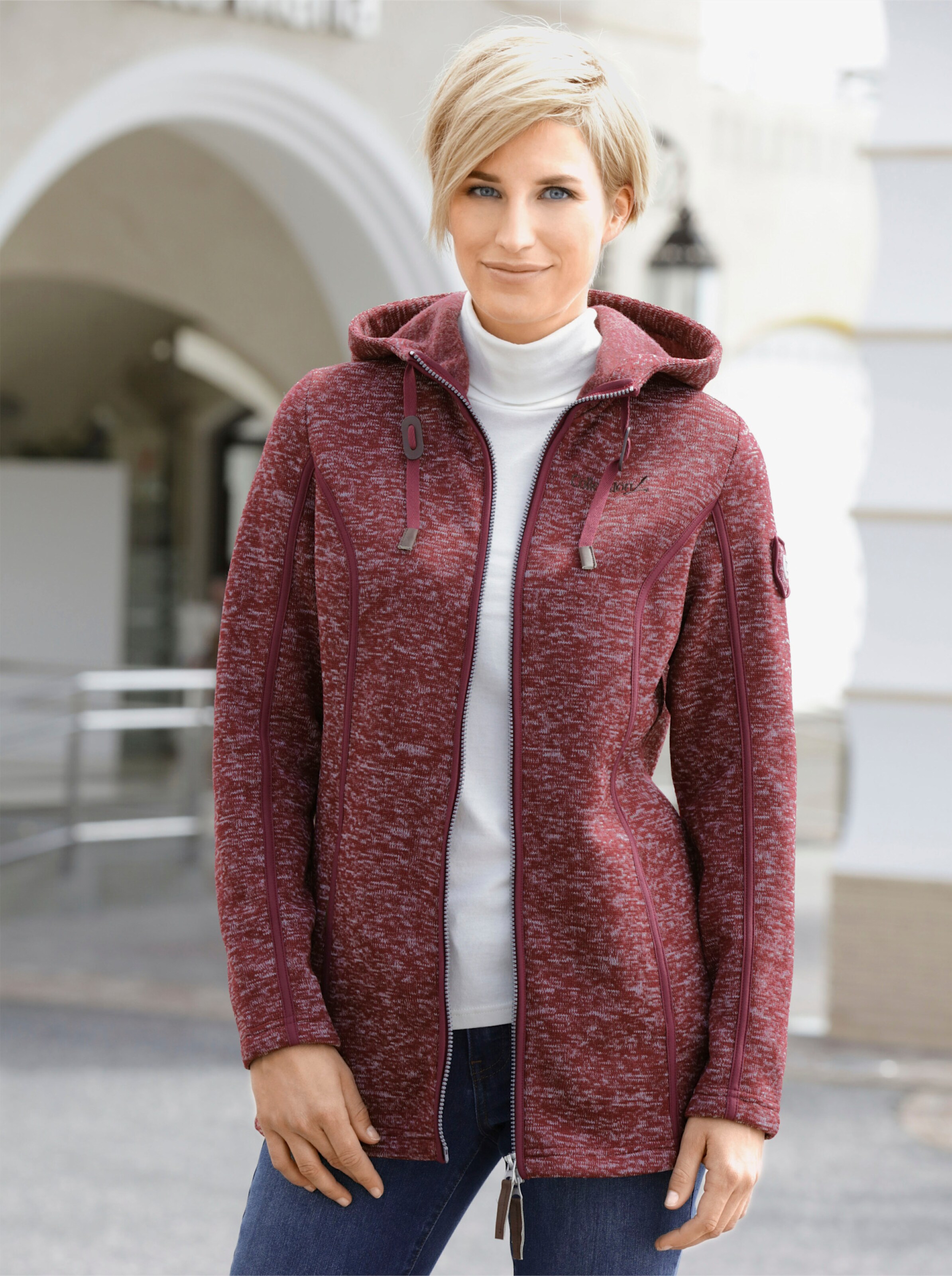 Kapuzenfleecejacke mit Umlegekragen