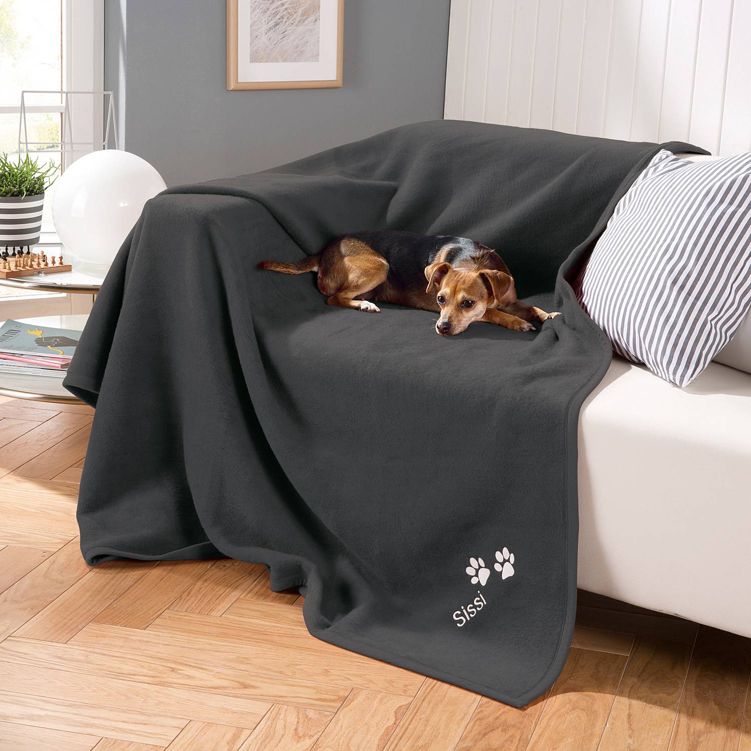 Erwin Müller Hunde- und Katzendecke Pfote inklusive Bestickung!