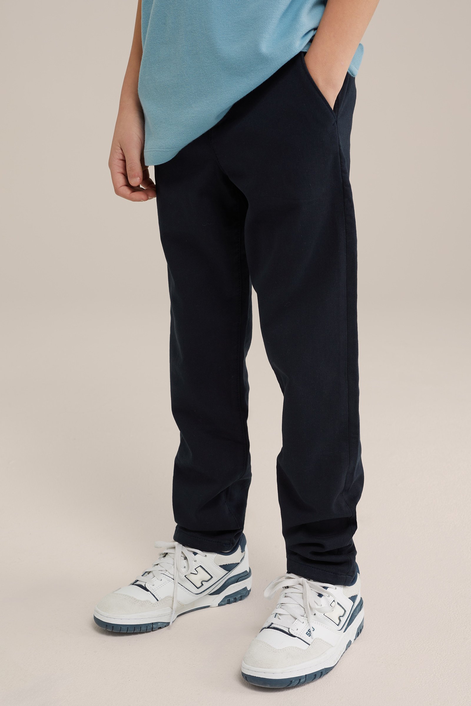 Jongens slim fit chino van jogkwaliteit WE Fashion Marineblauw