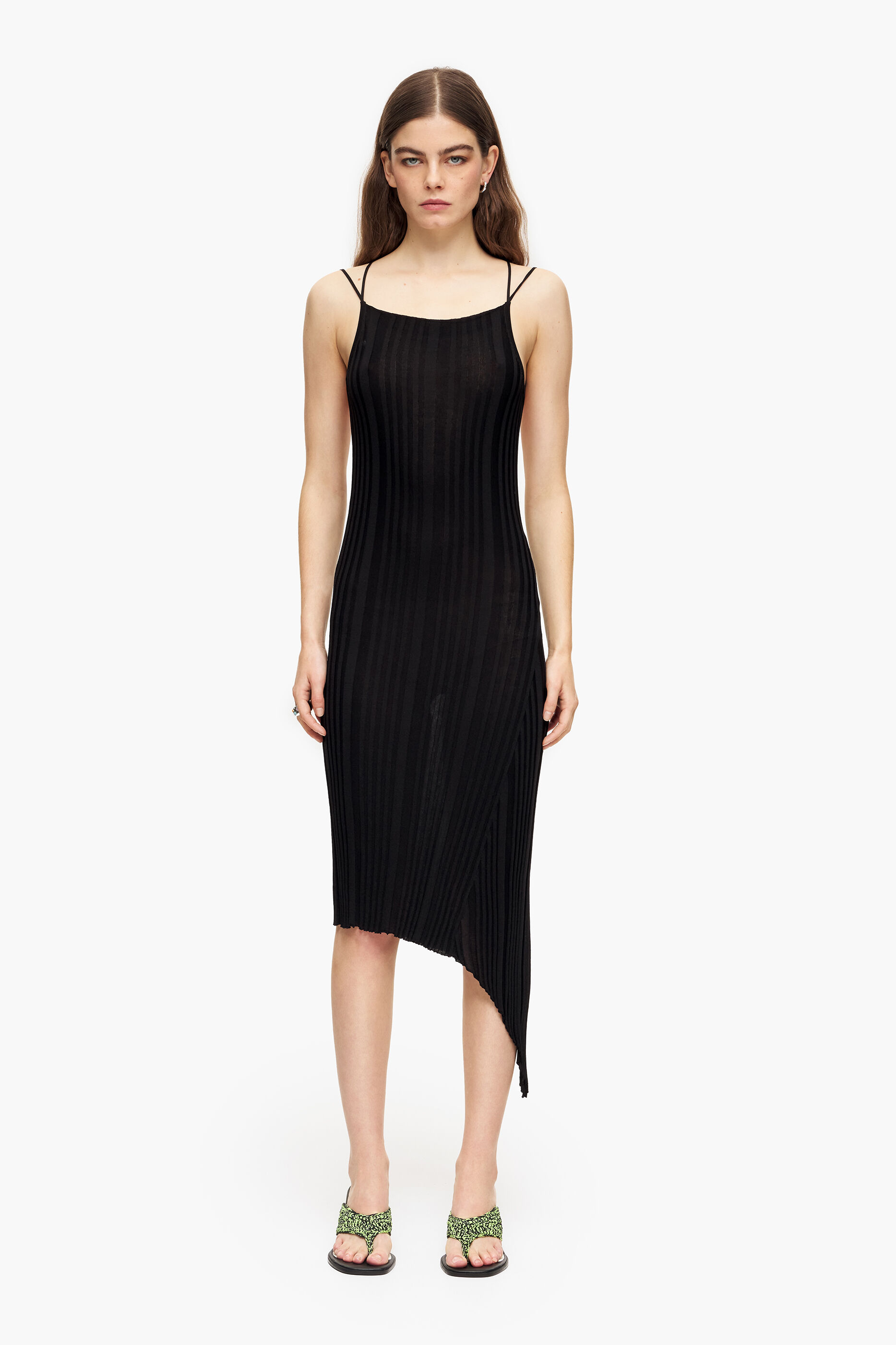 vestido midi preto justo