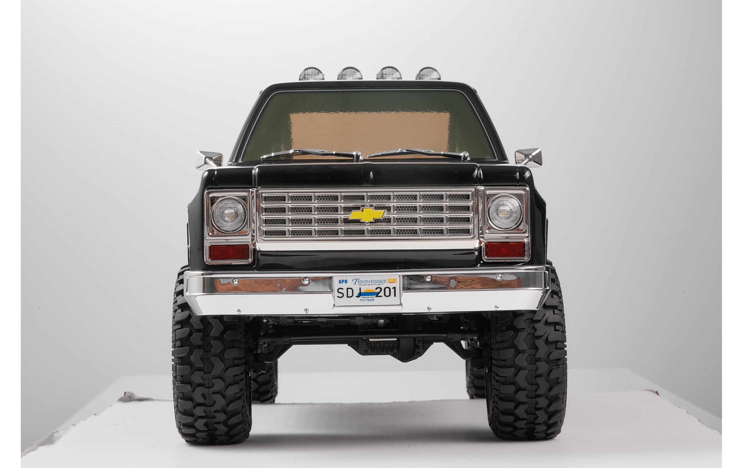 Scale Crawler FCX10 Chevrolet K5 Blazer Schwarz, ARTR, 1:10<br>Rock Crawler mit detaillierter Chevrolet Blazer Karosserie, 2-Gang Getriebe udn Differentialsperren