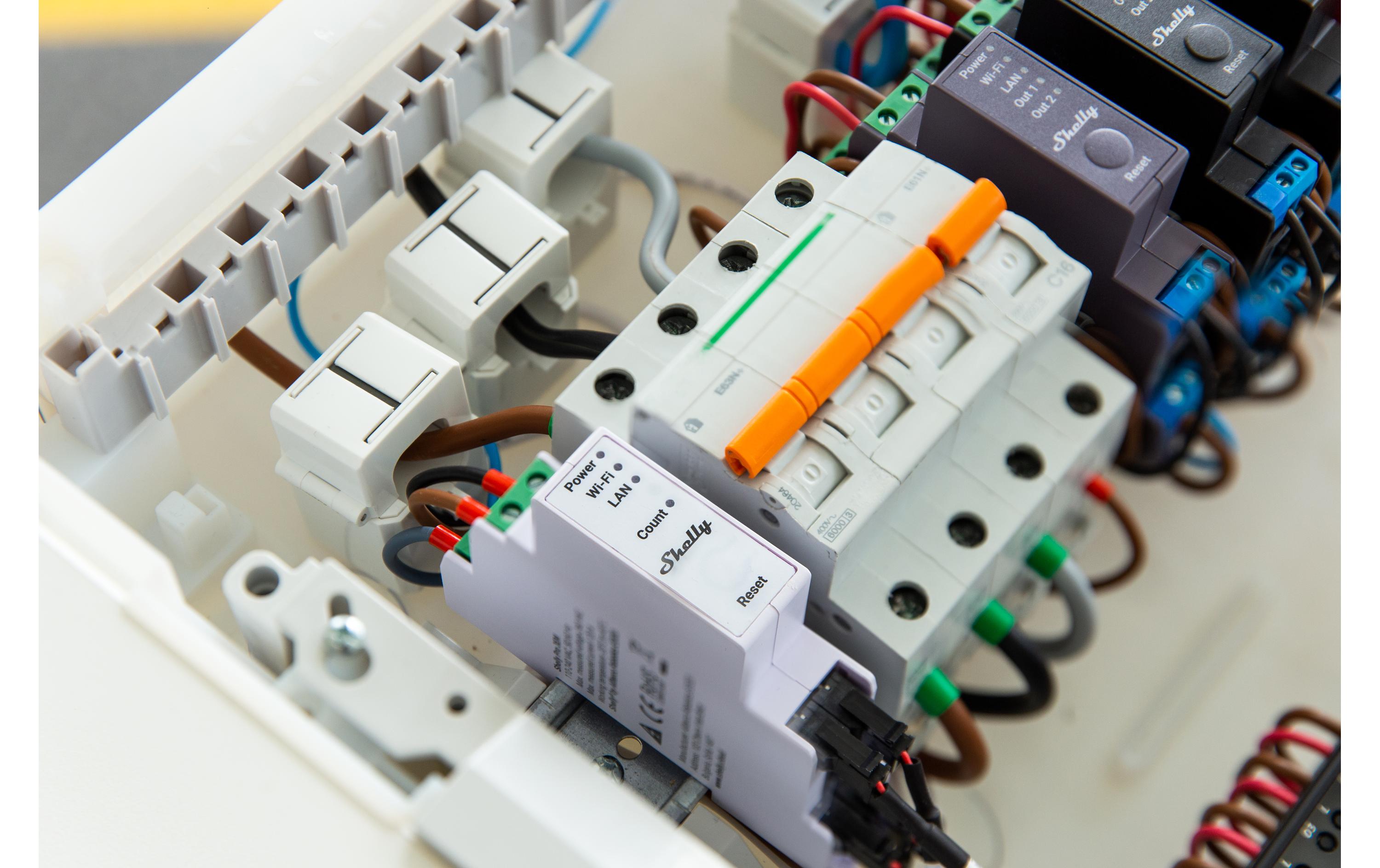 Shelly Pro 3EM Dreiphasen-Energiezähler<br>LAN und WLAN Leistungsmessgerät mit Shelly Pro AddOn Schnittstelle