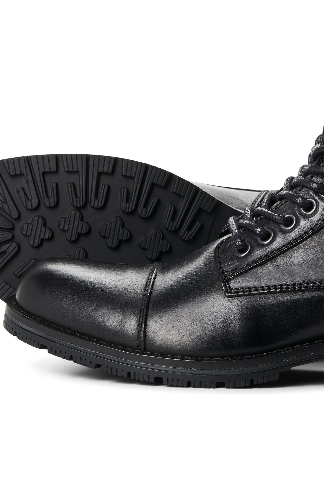 Botas com fivela - pretas