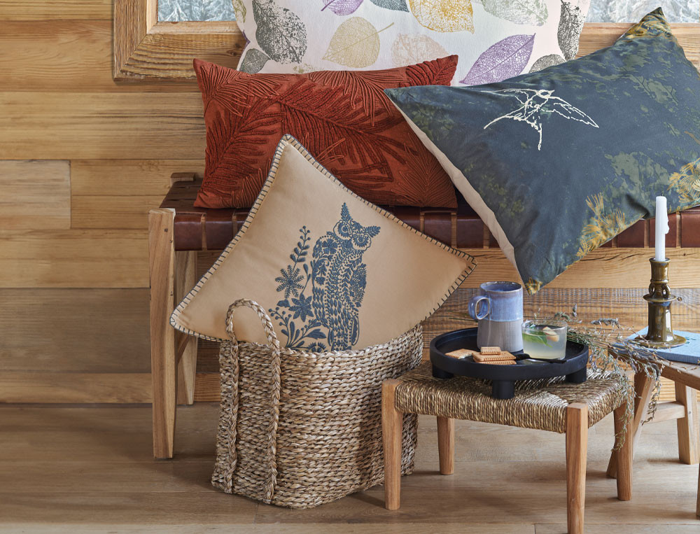 Coussin brodé motif hibou-Chemin des écureuils