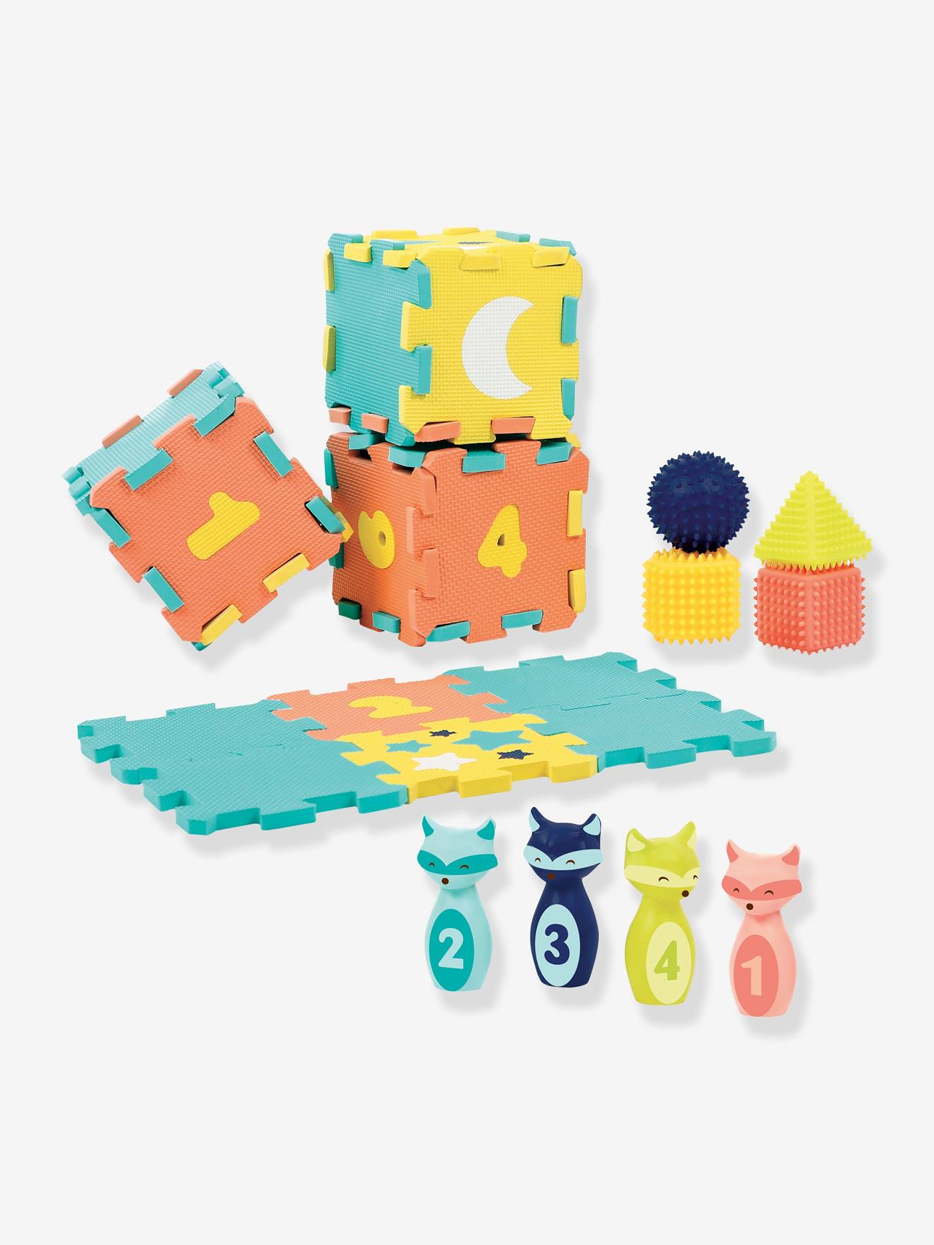 Kit de atividades: tapete, conjunto de boliche e formas.