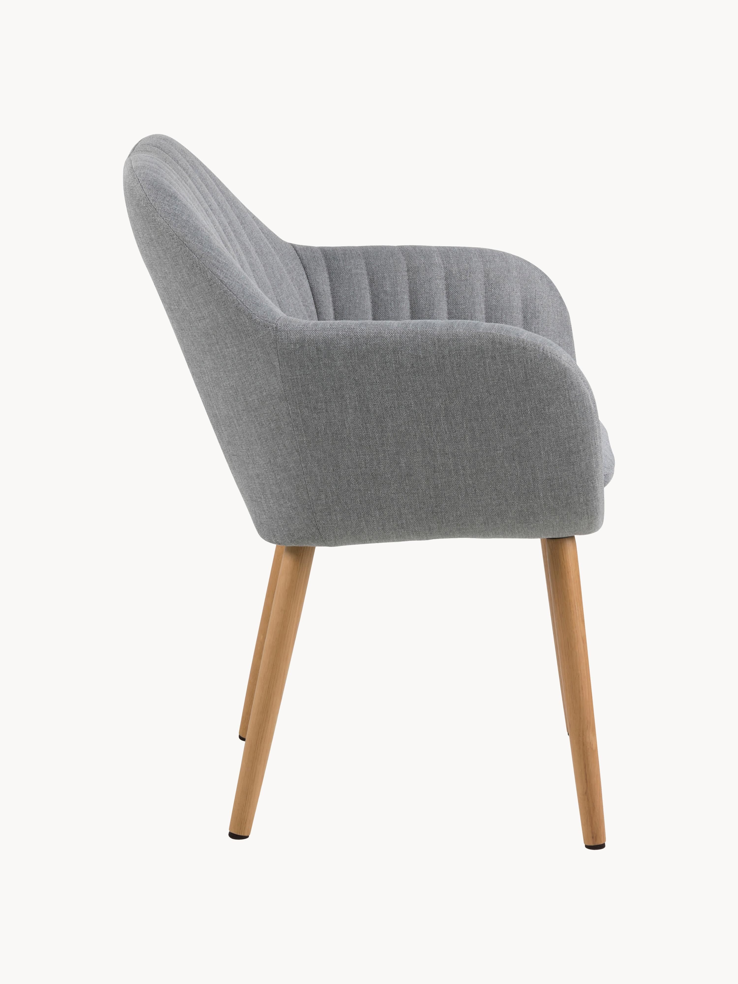 Armstoel Emilia met houten poten