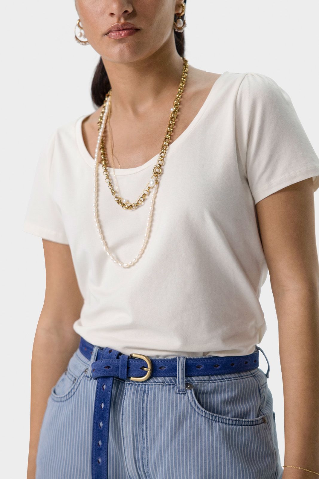 Wit T-shirt met korte pofmouwen