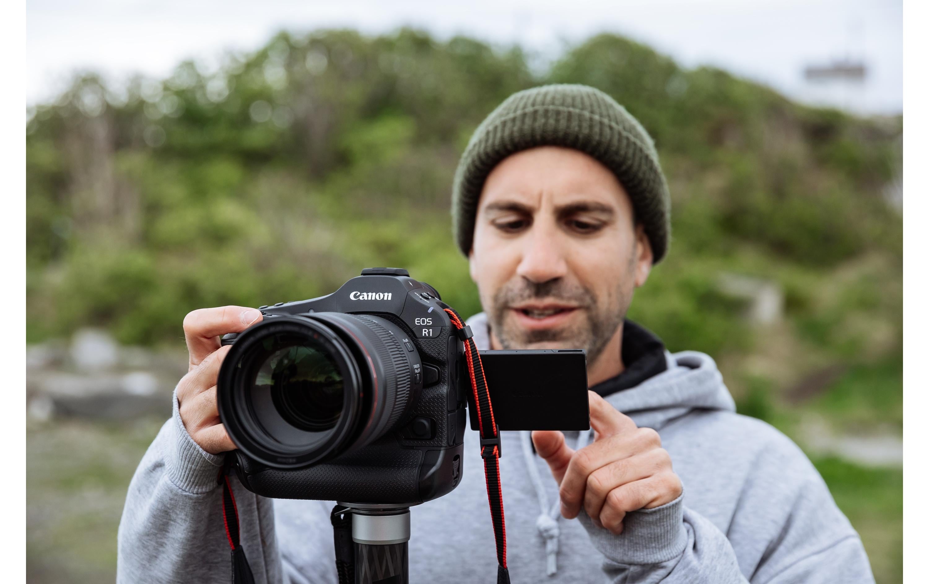 Fotokamera EOS R1 Kit AV PRO MK2 4 TB<br>Leistungsstarke Kamera, geeignet für Sport-, Nachrichten- und Action-Aufnahmen inklusive Speicherkarte
