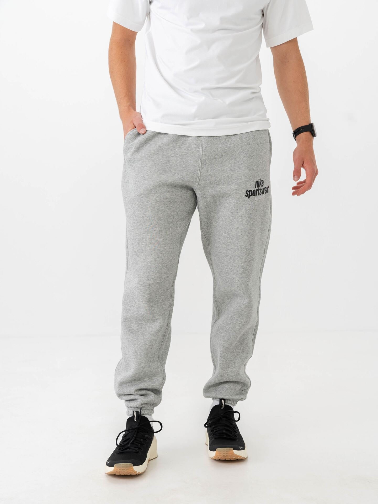 Sportswear Club Cuff Fleece Pant GFX