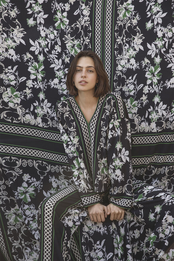 Love&Divine love1024-30 Scarf print