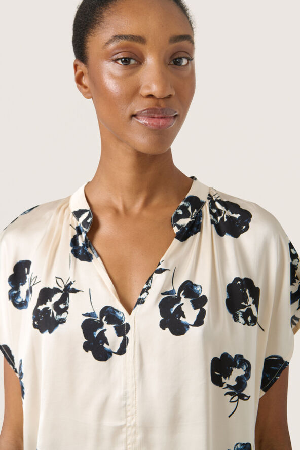 Soaked in Luxury SLErwina Paris Top Black and white flower print