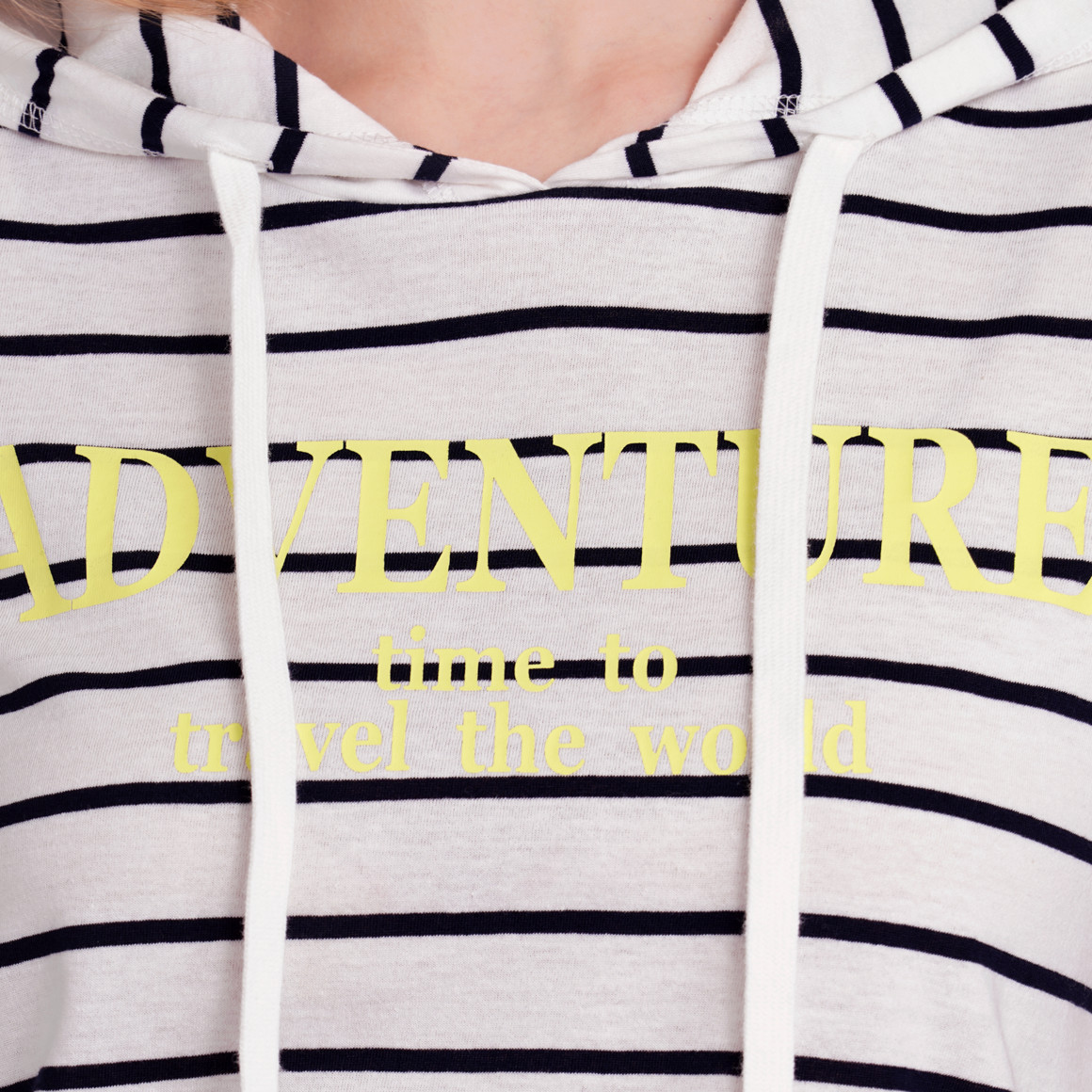 Gina Damen T-Shirt mit Kapuze weiss / schwarz