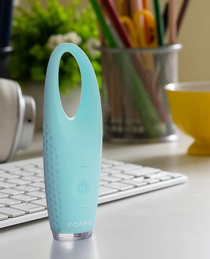 FOREO IRIS™ 2 – Rejuvenating Eye Massager