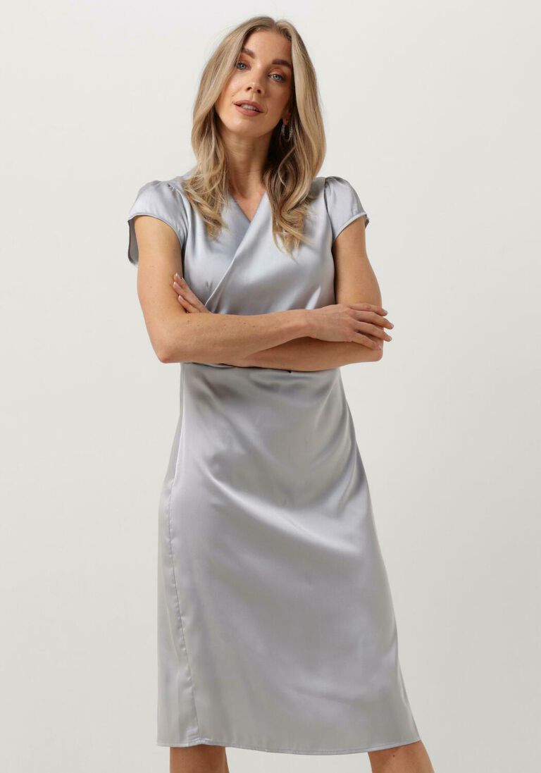 BRUUNS BAZAAR lichtblauwe bruuns bazaar midi jurk raisella neema dress