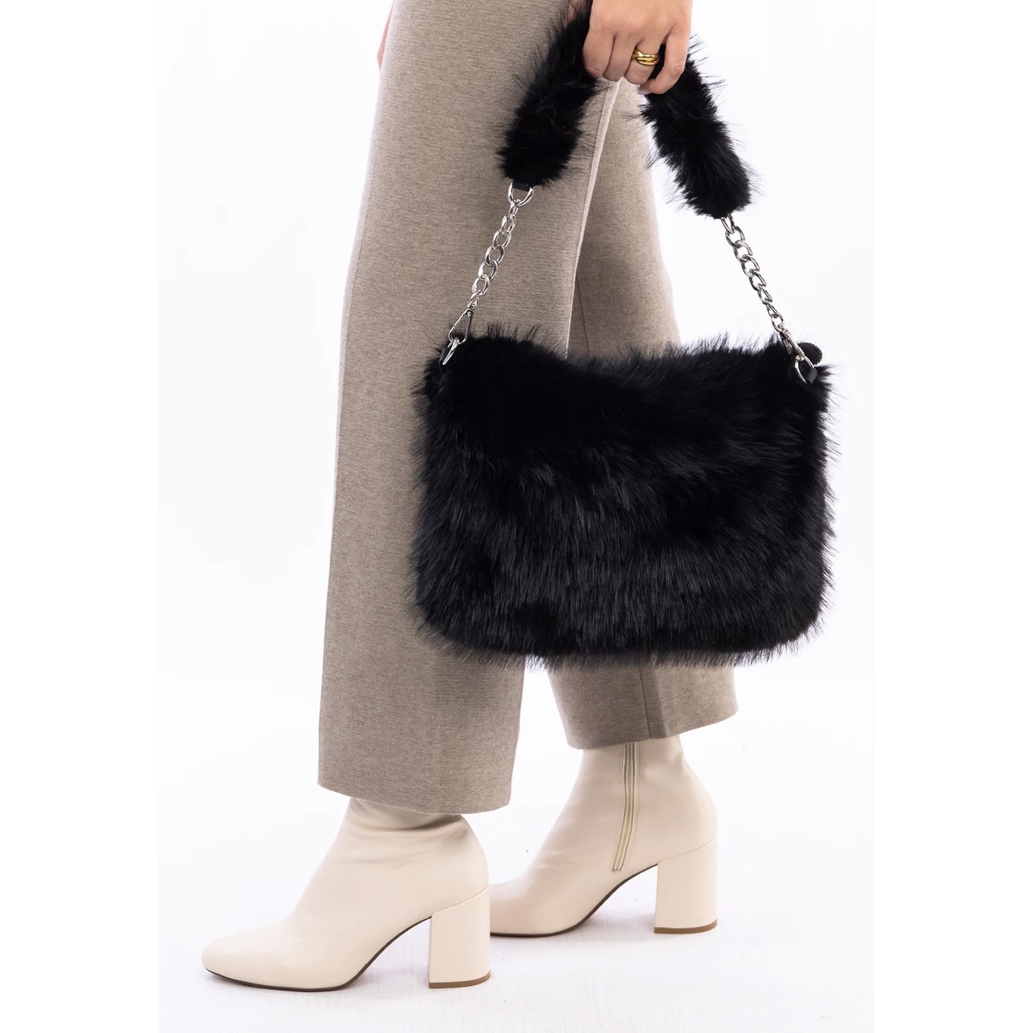 Emily & Noah Dominique Shoulderbag M black
